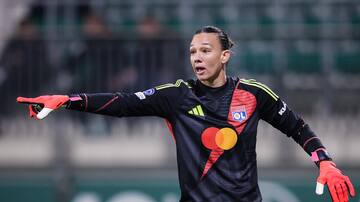 Christiane Endler celebra con una goleada su partido número 100 en Olympique de Lyon