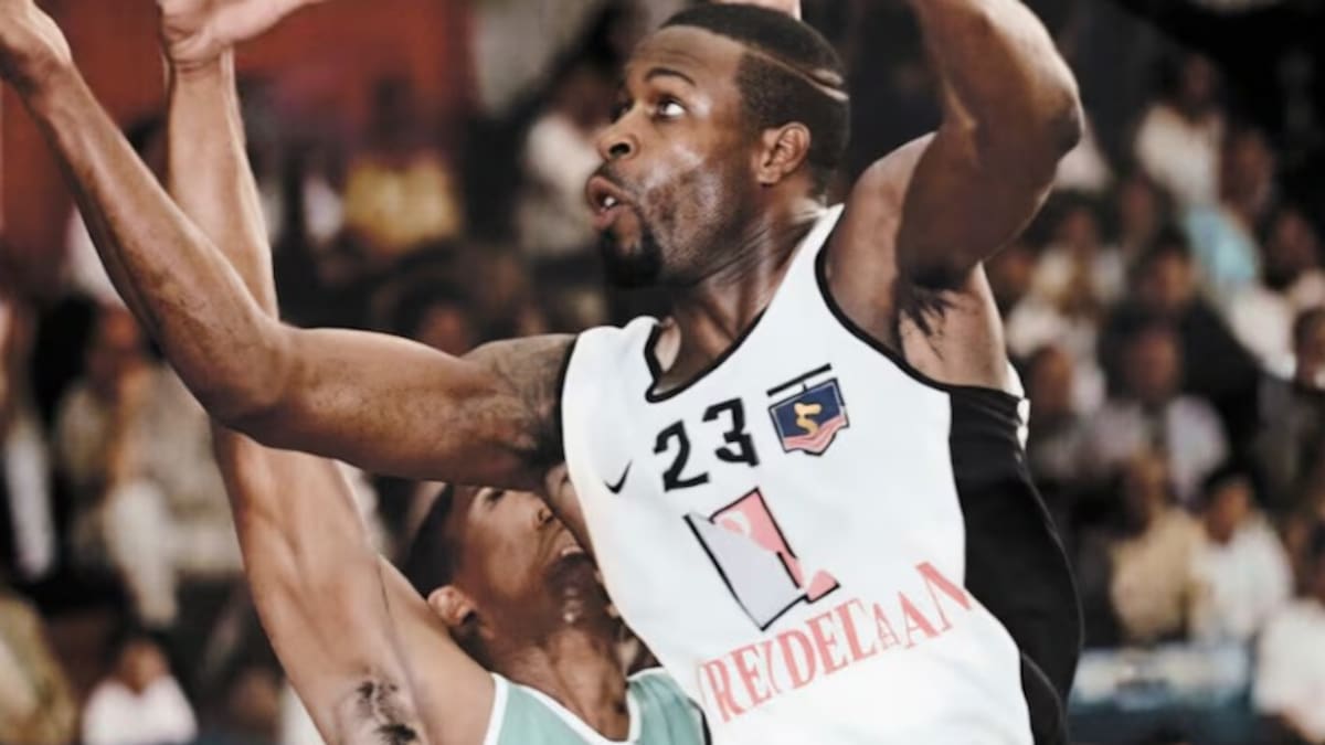 Fue compañero de John Stockton y Carl Malone, ídolo y campeón con Colo Colo: muere Carey Scurry, ex NBA que brilló en el torneo chileno