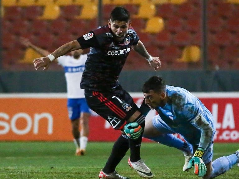 Error descomunal: el claro penal que no le cobraron a Colo Colo en el duelo ante la UC
