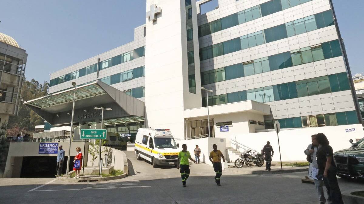 Funcionario del Hospital de Concepción se arrojó desde tercer piso del recinto