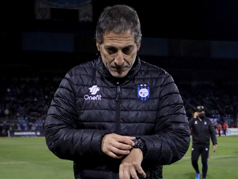 Las cinco finales que le restan al Huachipato de Mario Salas para zafar del descenso a Primera B