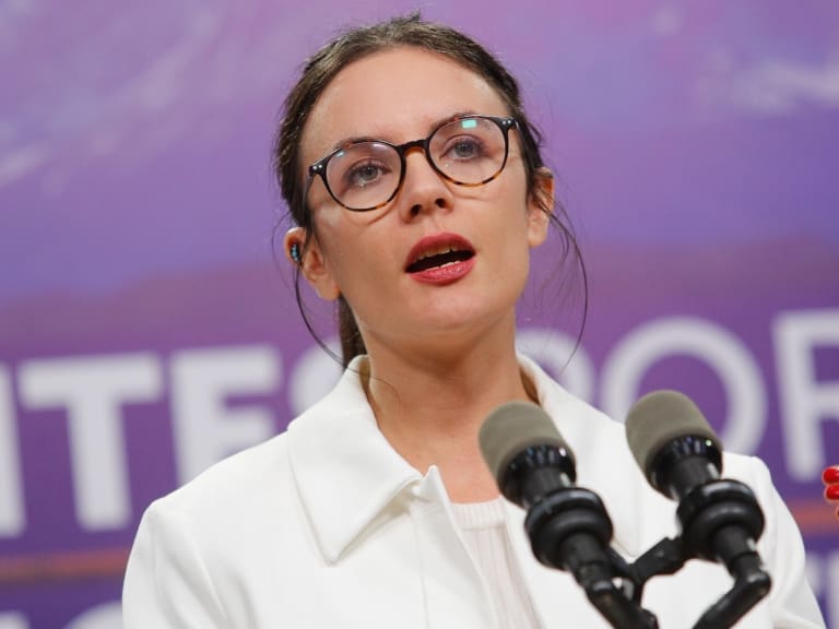 «No sobreideologizar el debate de la reforma tributaria»: ministra Vallejo tras polémica por «Gas para Chile»