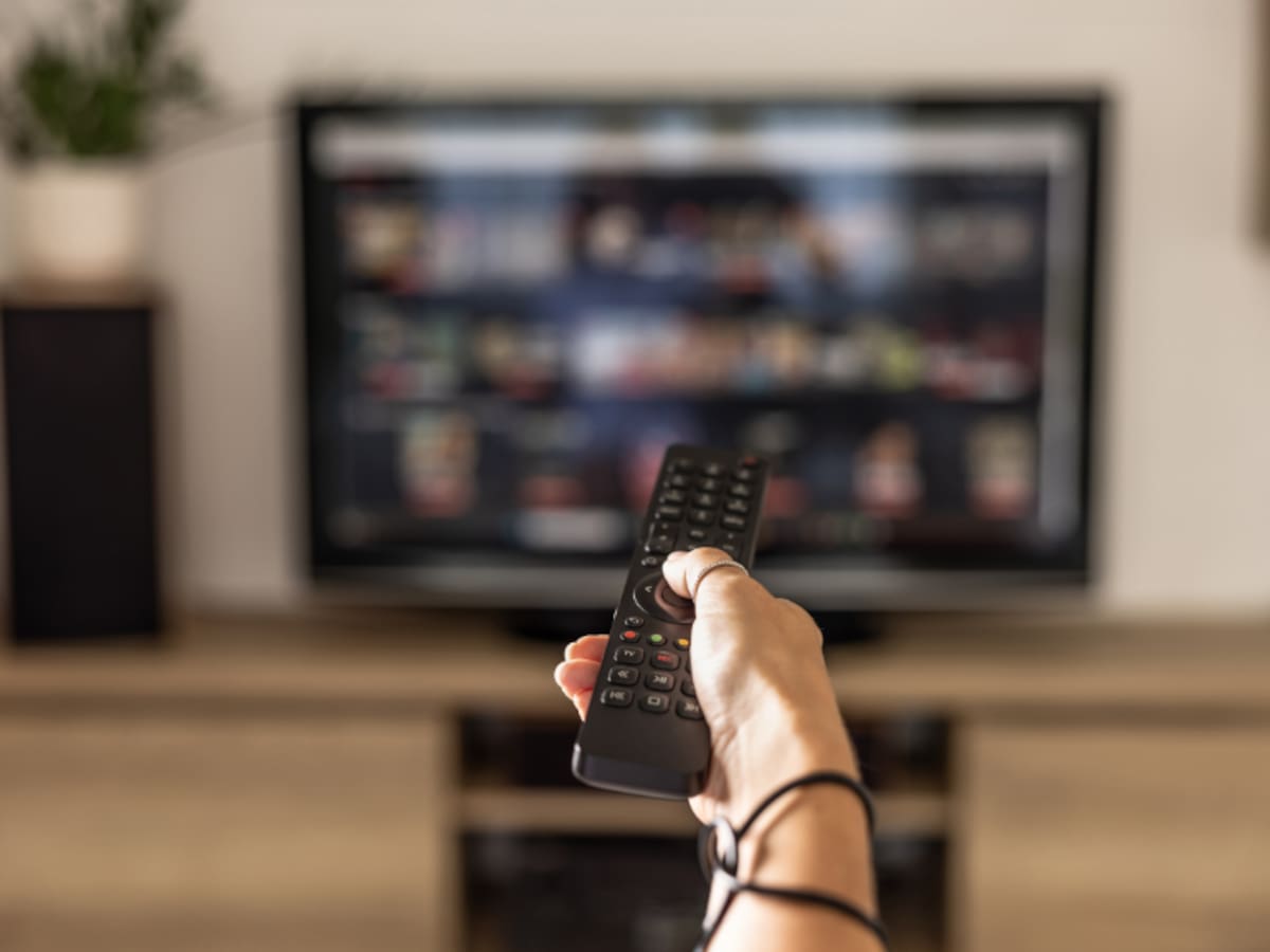 Tras salir de televisión: Querida animadora vuelve a las pantallas con renovado programa de conversación
