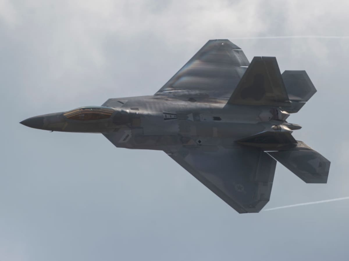 Estados Unidos despliega aviones de guerra en medio oriente