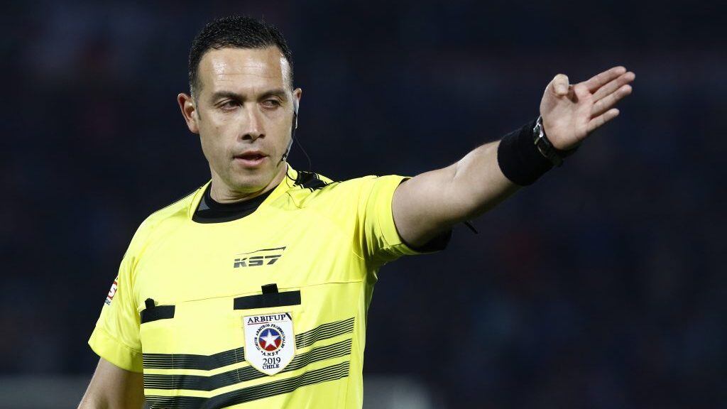 03  de Agosto de 2019/SANTIAGOArbitro   çngelo Hermosilla  durante el partido valido por la fecha 2 de la segunda ronda del Campeonato Nacional AFP PlanVital, entre Universidad de Chile vs Audax Italiano disputado en el Estadio Santa Laura. 
FOTO: MARIO DAVILA/AGENCIAUNO