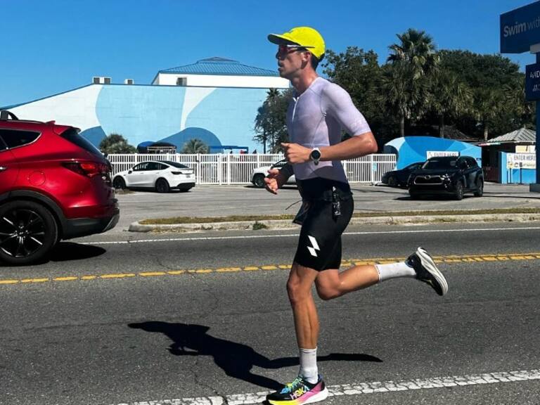 Martín Ulloa logra récord nacional en Ironman de Florida y supera histórica marca de Cristián Bustos