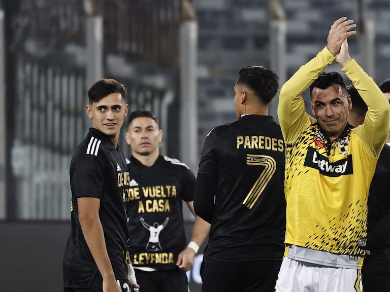 Esteban Paredes anuncia su retiro del fútbol profesional