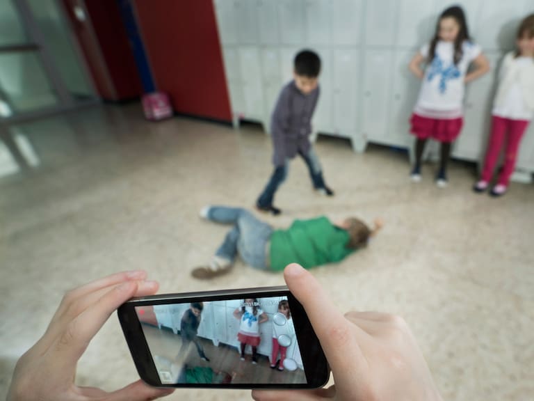 Proyecto de ley busca sancionar a apoderados que no tomen medidas ante casos de acoso escolar