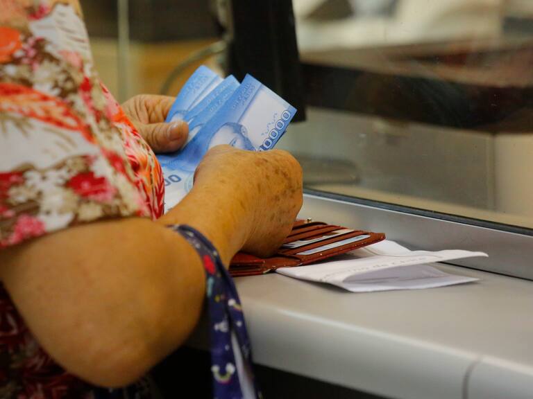 Grupo de empresarios por discusión sobre retiro de fondos: «Nuestra sociedad no se merece que éste sea el comienzo del fin»