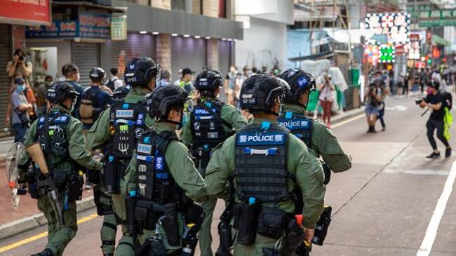 Policía de Hong Kong arrestó a niña de 12 años