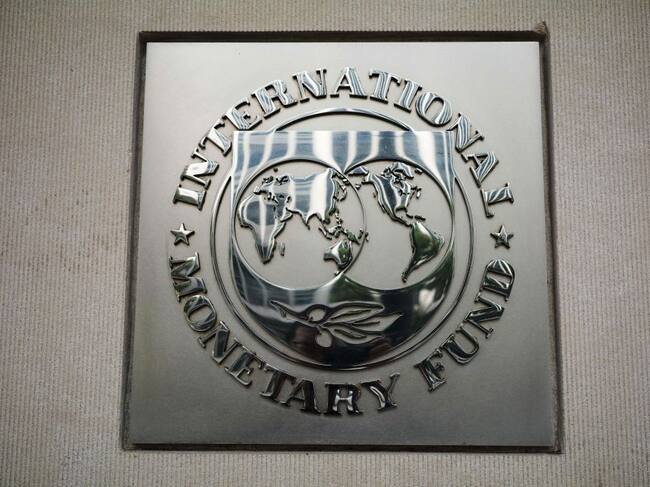 El logo del FMI en la sede central en Washington