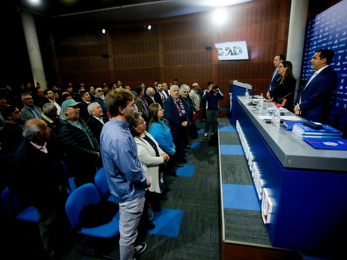 Directorio de Azul Azul desestima falta de interés por reunirse con la Universidad de Chile: “Ellos tienen una agenda y nosotros otra”