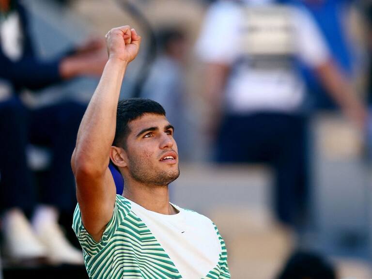 Carlos Alcaraz pasó por encima de Shapovalov y se instaló de manera soberbia en los octavos de final de Roland Garros 2023