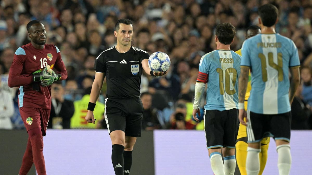 “Con este chileno no podemos...”: influencer argentino destaca gestos de Fernando Véjar en el partido de despedida de Messi
