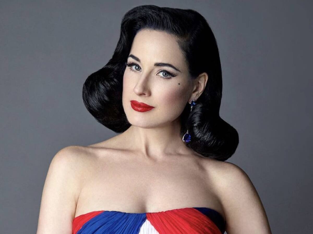 Dita Von Teese llamó a reportar una cuenta en favor del Rechazo por mal uso de su imagen