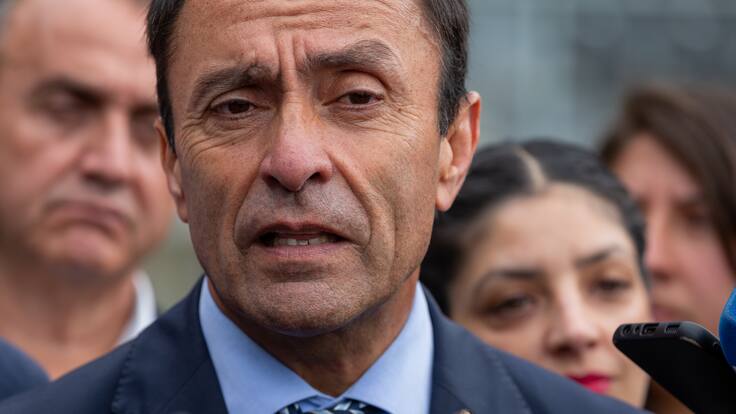 “Esto no puede suceder”: Ministro Pizarro condena incidentes el amistoso entre Colo Colo y Universitario