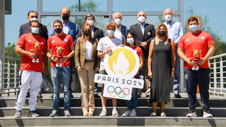 Diez deportistas chilenos recibieron becas para preparar su clasificación a los Juegos Olímpicos de París 2024