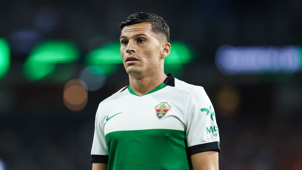 Entrenador del Elche le da a Lucas Cepeda su primer disgusto de la temporada