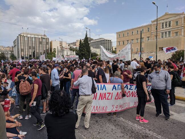 Protesta ante los tribunales griegos