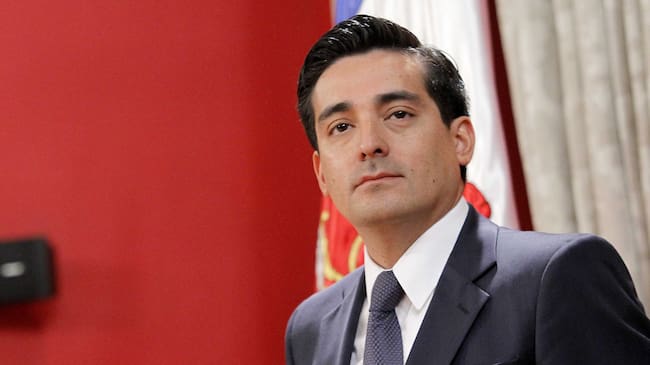 11 de Mayo de 2015/SANTIAGOEl Ex-Ministro del Interior Rodrigo Peñailillo, durante el cambio de gabinete realizado por la Presidenta de la República Michelle Bachelet, en el Salón Montt Varas del Palacio de la Moneda.
Foto:PEDRO CERDA/AGENCIAUNO