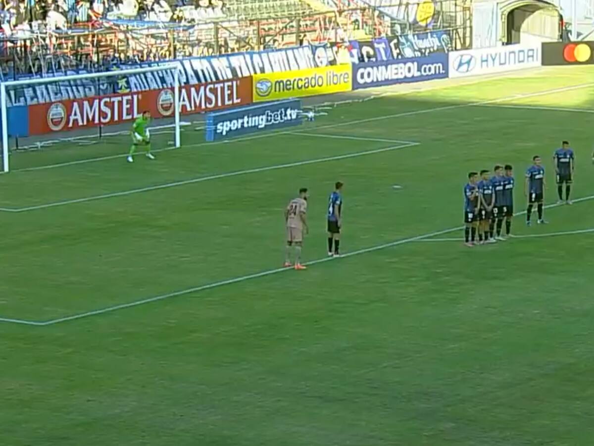 ¡Dónde la puso! El golazo con que Carabobo tiene a Huachipato con pie y medio fuera de Copa Libertadores