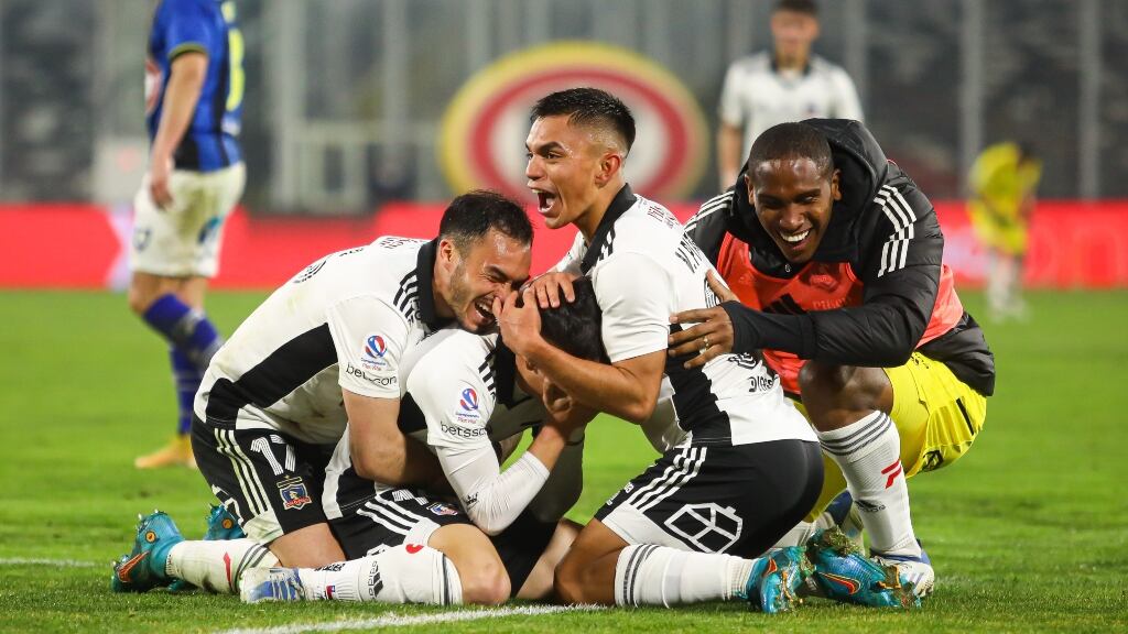 Las variantes que manejan en Colo Colo para afrontar el Superclásico