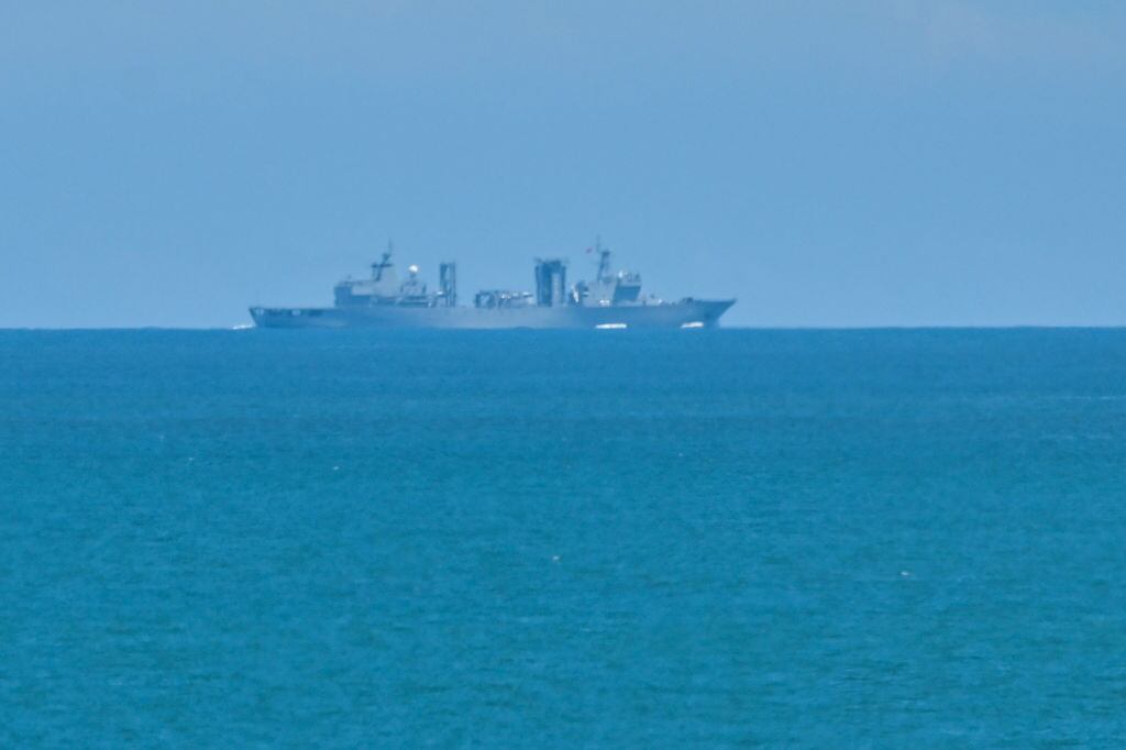 Un navío de la armada de China rodea las costas de la isla de Taiwán
