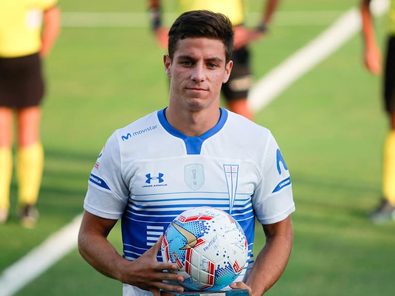 Clemente Montes y su objetivo en la UC: «Trabajo para ganarme un puesto en el once titular»