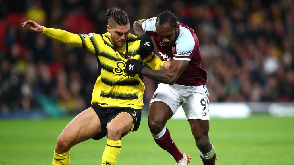 Francisco Sierralta volvió a jugar en Watford, pero fue goleado por el West Ham United