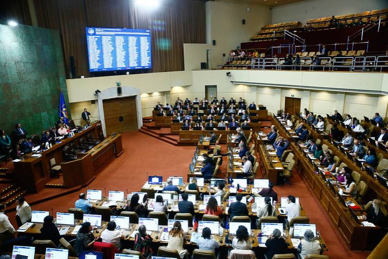 Respaldan texto que prohíbe preguntar pretensiones de renta en ofertas de trabajo