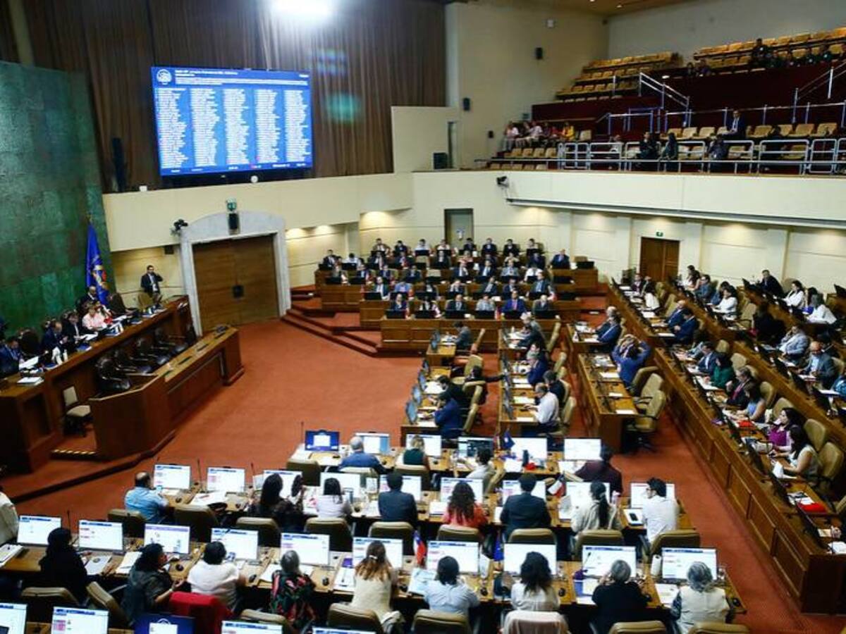 Diputados respaldan texto que prohíbe preguntar pretensiones de renta en ofertas de trabajo