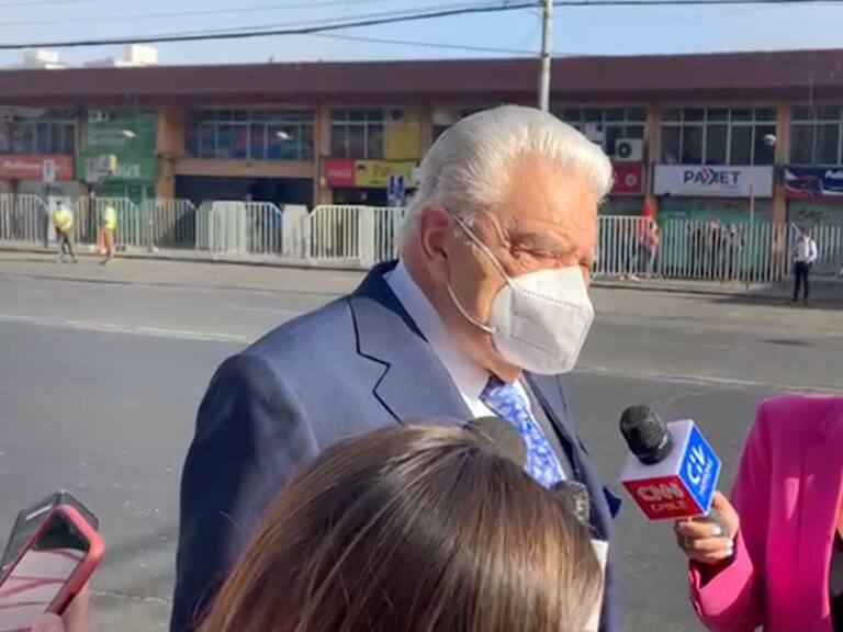 Don Francisco llega al Congreso para presenciar su décimo cambio de mando presidencial