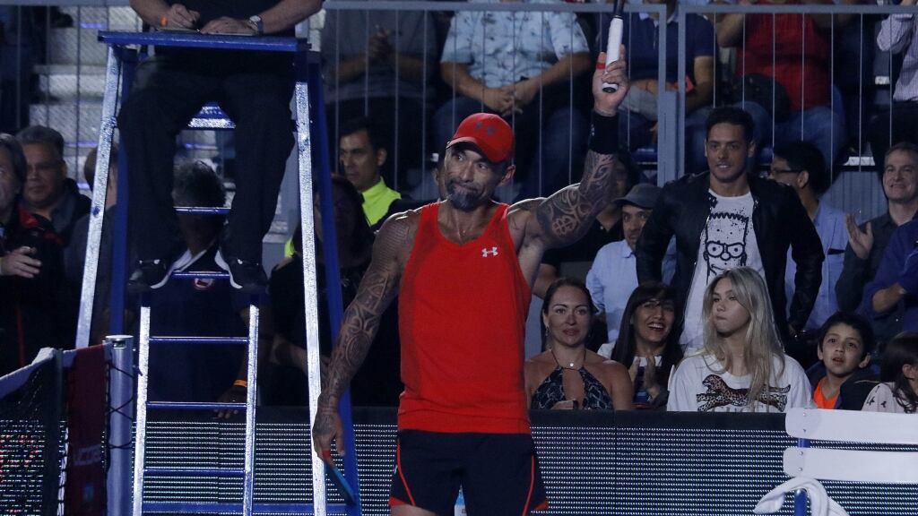 Marcelo Ríos ya afina en Santiago sus golpes para la exhibición con Alex Corretja