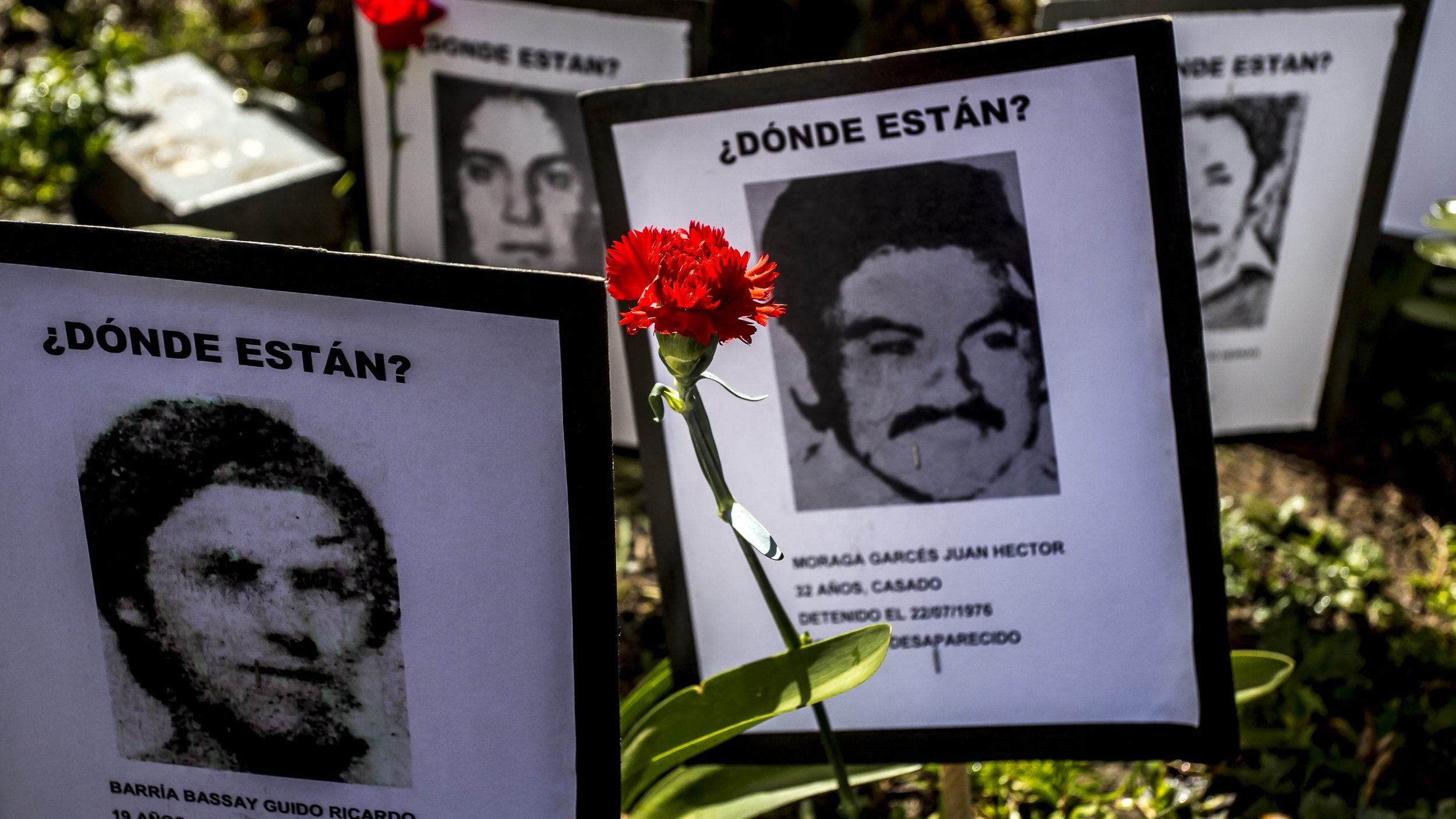 11 SEPTIEMBRE 2020 / OSORNO. Familiares de detenidos desaparecidos y ejecutados políticos y organizaciones sociales marcharon hasta el memorial para conmemorar un año más del inicio de la dictadura Militar durante la emergencia sanitaria provocadas por el coronavirus.
FOTO: FERNANDO LAVOZ / AGENCIAUNO.