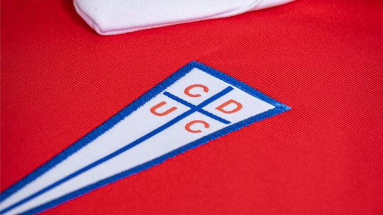 Universidad Católica camiseta