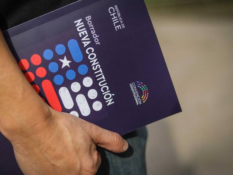 26 de mayo del 2022/SANTIAGOBorrador de la Nueva Constitución en el patio del ex Congreso Nacional.
FOTO: SEBASTIAN BELTRAN GAETE/AGENCIAUNO