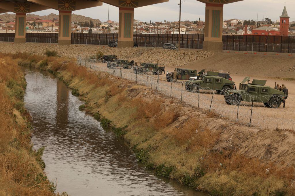 Guardia Nacional de EEUU vigila la frontera en Texas