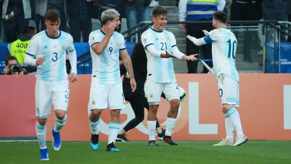 SAO PAULO, BRAZIL - JULY 06: Paulo Dybala of Argentina celebrates after scoring the second goal of his team with teammate Lionel Messi during the Copa America Brazil 2019 Third Place match between Argentina and Chile at Arena Corinthians on July 06, 2019 in Sao Paulo, Brazil. (Photo by Alessandra Cabral/Getty Images)