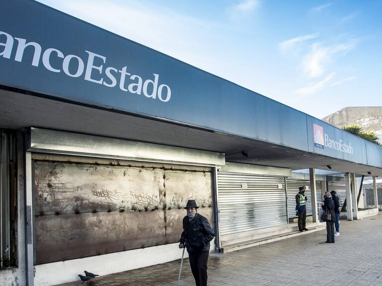Ministro del Interior por BancoEstado: «Por primera vez una institución bancaria sufre un ataque de esta naturaleza»
