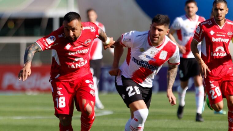 Ñublense festeja en su visita a Curicó y se consolida como sublíder del Campeonato Nacional