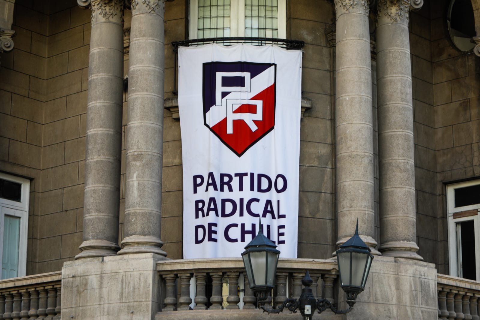 Partido Radical recurrirá al Tricel para frenar su disolución ordenada por el Servel