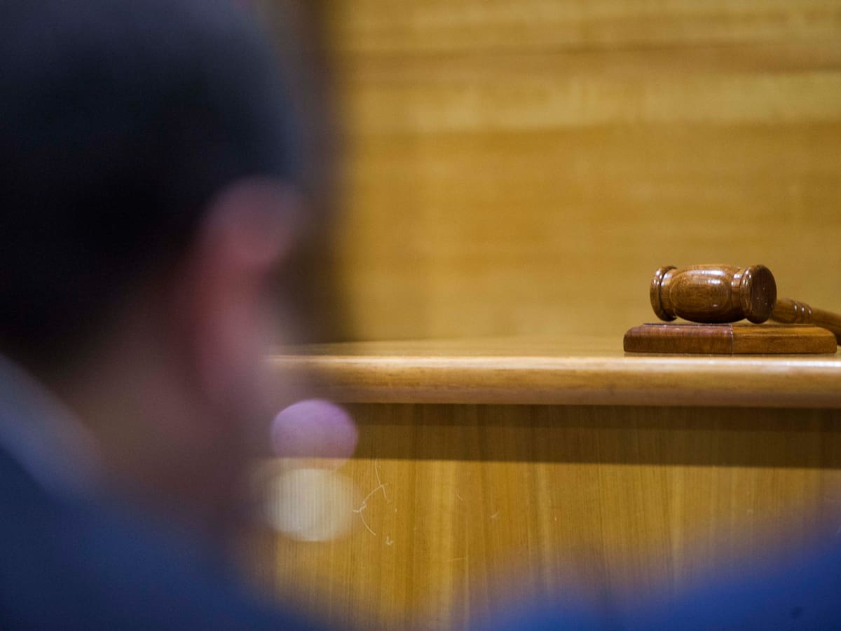 Suspenden a funcionaria judicial de Loncoche por difundir contenido erótico sexual