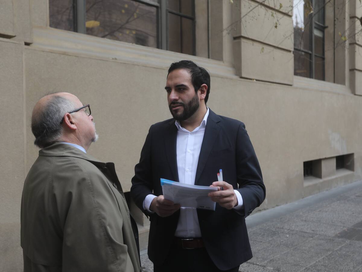 Concejal RN denuncia a Contraloría casi 70 contrataciones en municipio de Recoleta el día previo a la formalización de Daniel Jadue