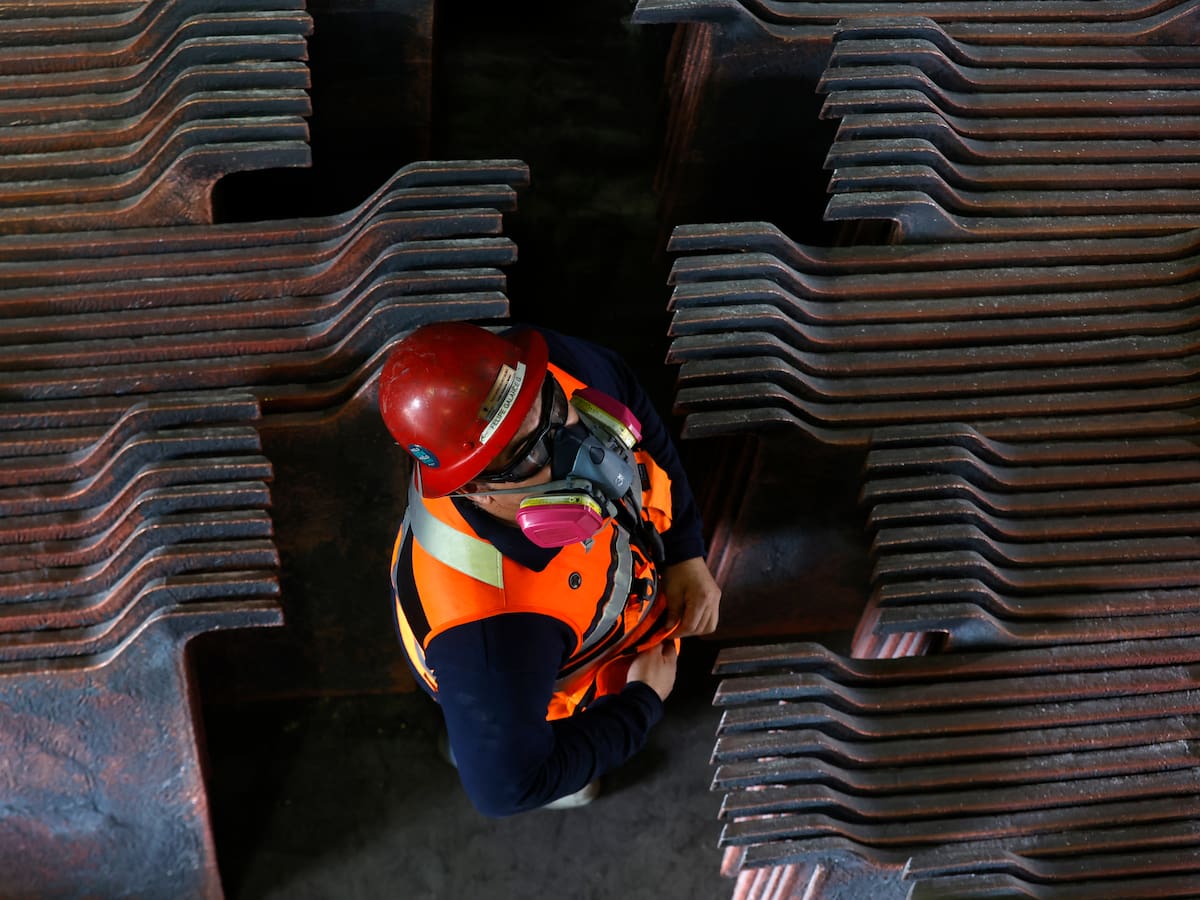 PIB de Chile sorprende: cayó por segundo trimestre seguido por baja de exportaciones y la minería
