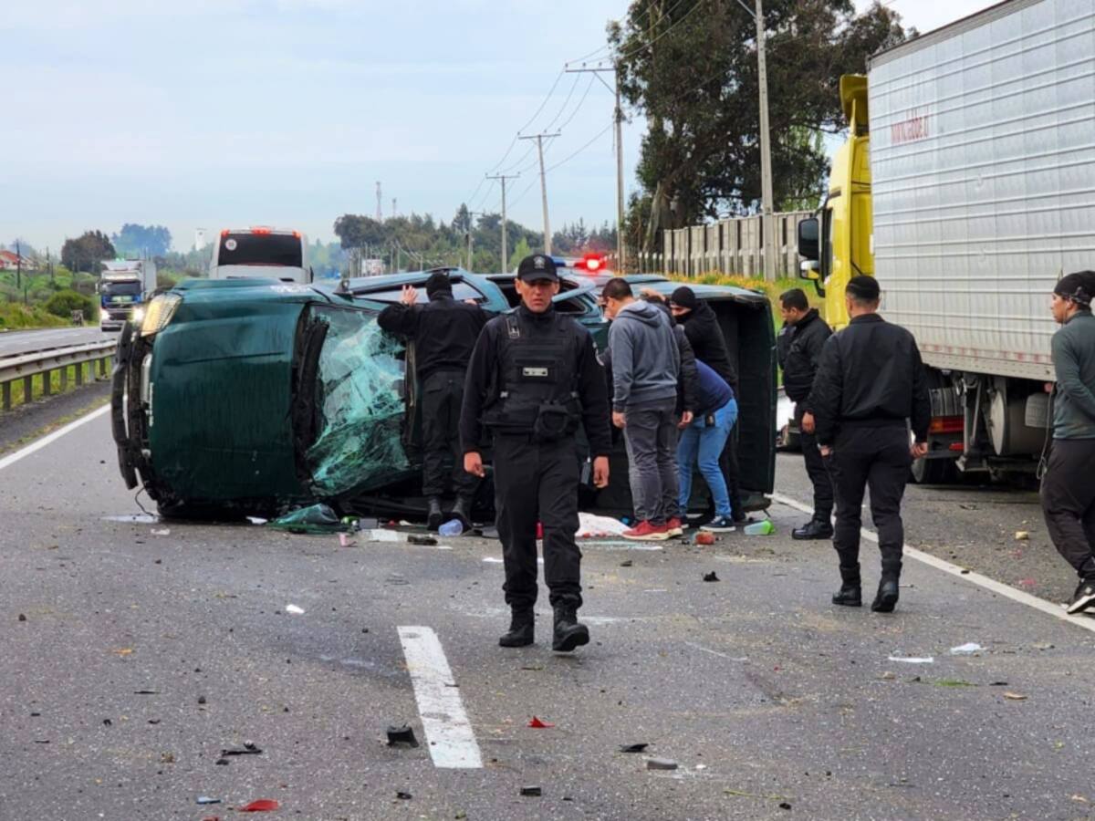 Un gendarme muerto y otros tres funcionarios heridos dejó volcamiento de camioneta en región del Maule