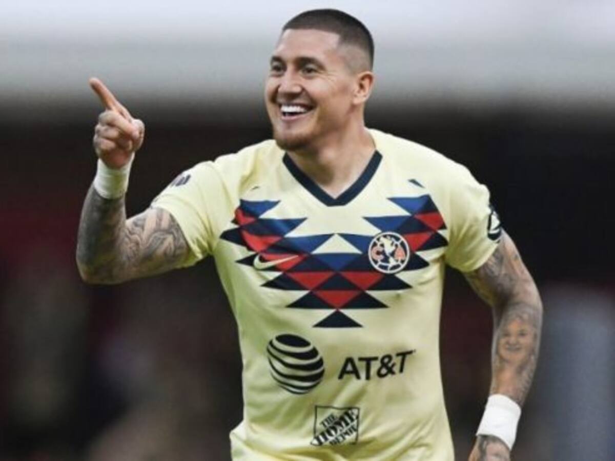 Nicolás Castillo aprovechó la Navidad para pedirle matrimonio a su novia: «Eres la mujer con la que quiero estar el resto de mi vida»
