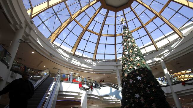 5 de Noviembre del 2014/SANTIAGO Comienzan los adornos navideños en algunos Mall de santiago, Arbol de Navidad en el Mall Florida Center de La Florida.
FOTO:VICTOR PEREZ/AGENCIAUNO