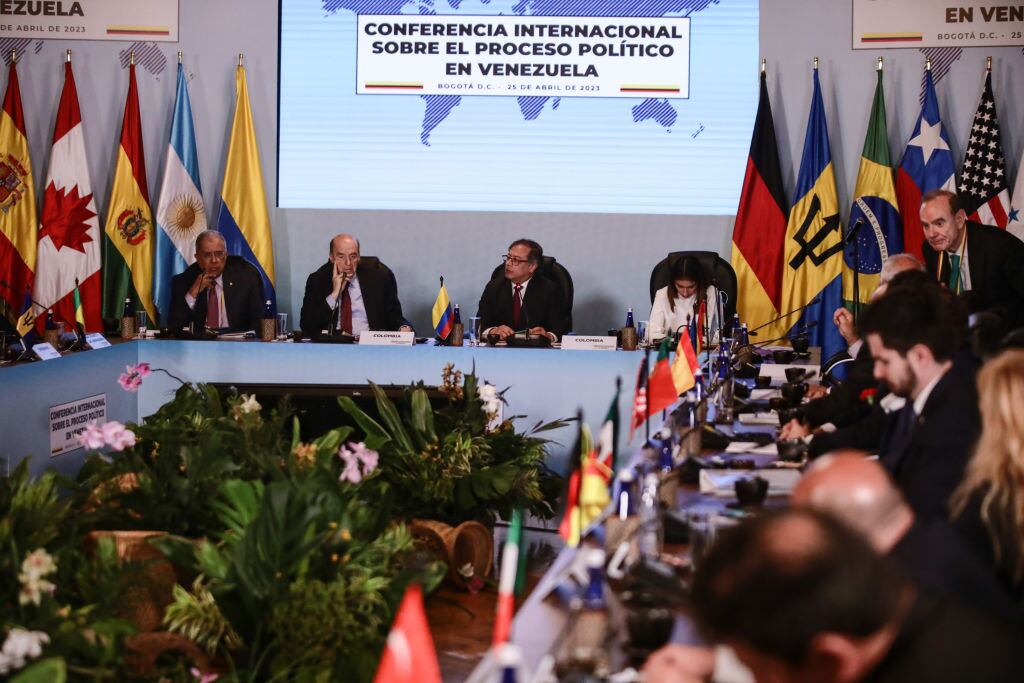 Petro abre evento internacional sobre Venezuela en Colombia