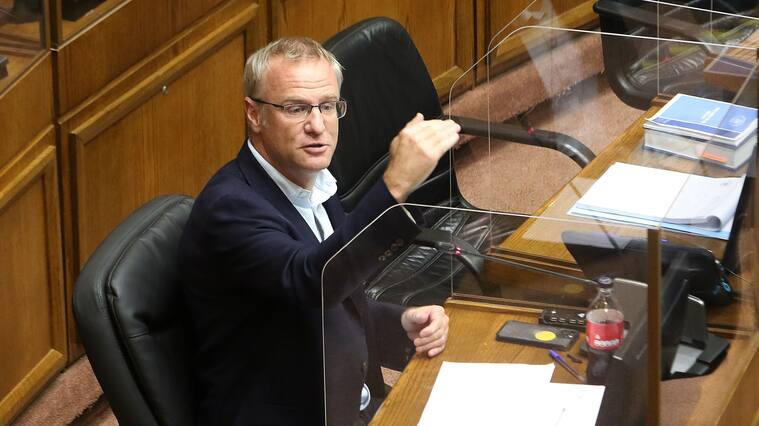 24 DE ENERO DE 2022/VALPARAISOEl senador Felipe Kast, durante la Sesión del Senado, que analiza el proyecto que crea la Pensión Garantizada Universal; y que reduce o elimina exenciones tributarias.
FOTO: LEONARDO RUBILAR CHANDIA/AGENCIAUNO