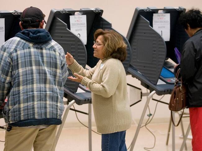 Los ciudadanos votan en las elecciones de EEUU en Houston